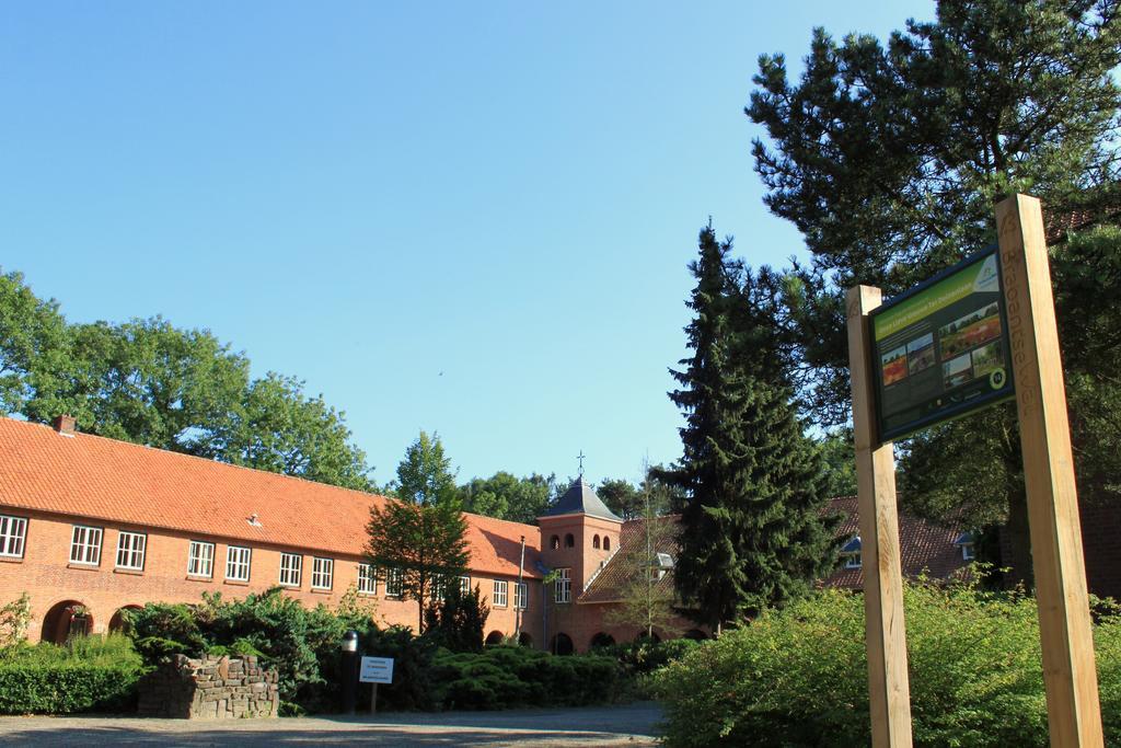 Hotel De Volksabdij Ossendrecht Eksteriør billede
